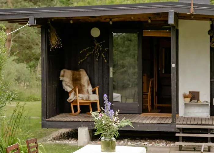 Hébergement de vacances Unique House Surrounded By Willow Trees Yderby